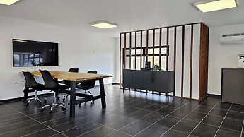 Phaedrus Living Mini Art House Pollock