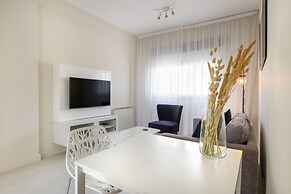 Phaedrus Living Mini Art House Pollock