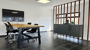 Phaedrus Living Mini Art House Pollock