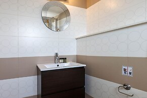 Phaedrus Living Mini Art House Pollock