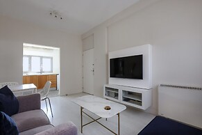 Phaedrus Living Mini Art House Pollock