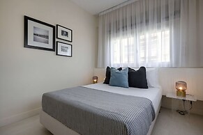 Phaedrus Living Mini Art House Pollock