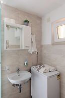 Apartment Meet & Greet