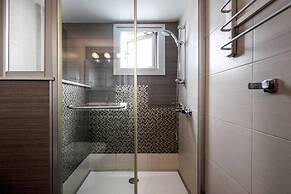 Phaedrus Living: Mini Art House Michelangelo