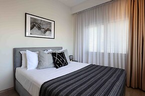 Phaedrus Living: Mini Art House Michelangelo