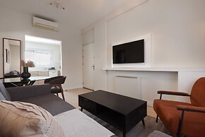 Phaedrus Living: Mini Art House Michelangelo