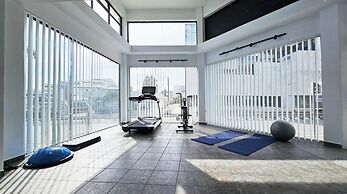 Phaedrus Living: Mini Art House Michelangelo