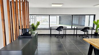 Phaedrus Living: Mini Art House Michelangelo