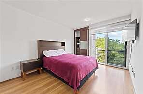 Spacious Apt Near Centro Historico