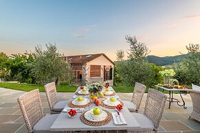 Valle del Sole Winery Farmhouse