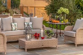 Valle del Sole Winery Farmhouse