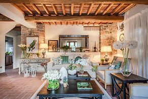 Valle del Sole Winery Farmhouse