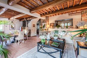 Valle del Sole Winery Farmhouse