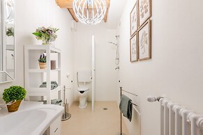 Valle del Sole Winery Farmhouse