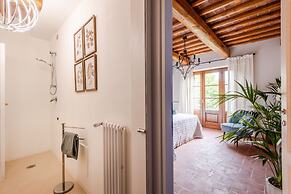 Valle del Sole Winery Farmhouse