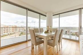 Luxury 2BR Sea view Pool