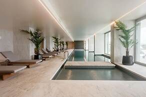 Luxury 2BR Sea view Pool