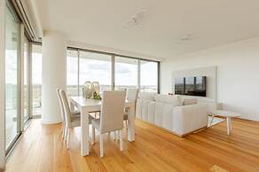 Luxury 2BR Sea view Pool