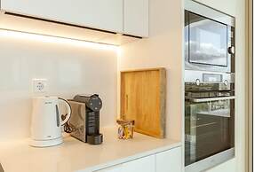 Luxury 2BR Sea view Pool