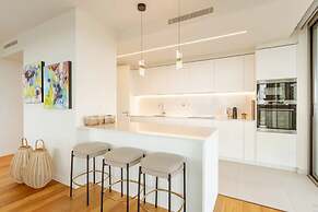 Luxury 2BR Sea view Pool