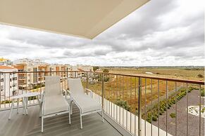 Luxury 2BR Sea view Pool