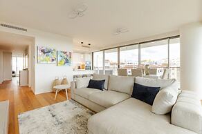 Luxury 2BR Sea view Pool