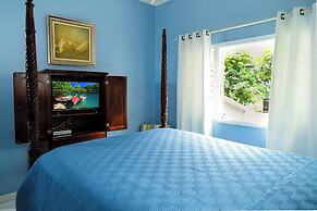 Silver Palms Charming 1BR Private Beach and Pool