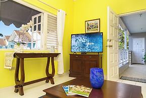 Silver Palms Charming 1BR Private Beach and Pool