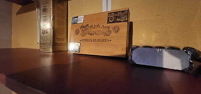 Portelli Hostal Zona G