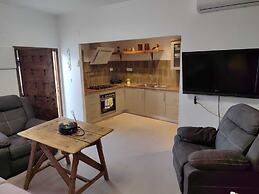 Mina25 by 7Escalones