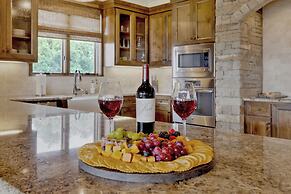 Canyon Lakehouse Panoramic Lake Views With Firepit!