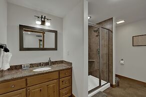 Oakridge Ranch: Pool + Hot-tub, Pickleball Court, Whiskey & Wine Room