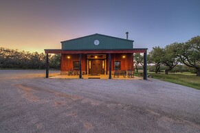 Oakridge Ranch: Pool + Hot-tub, Pickleball Court, Whiskey & Wine Room