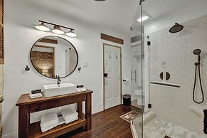 Rocking Ox Gasthaus-5 Minutes to Downtown!