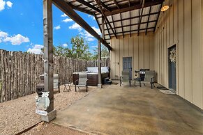 West End Nest With Hot Tub!