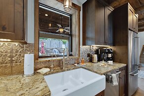 West End Lodge Resort Style Pool!