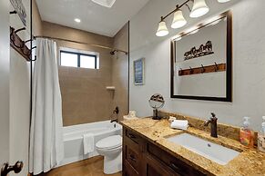 West End Lodge Resort Style Pool!