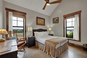 West End Lodge Resort Style Pool!