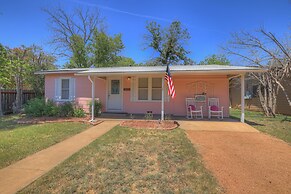 Marilyn House Iconic Charm 3 Mins to Downtown!
