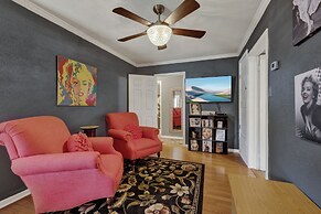 Marilyn House Iconic Charm 3 Mins to Downtown!