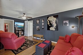 Marilyn House Iconic Charm 3 Mins to Downtown!