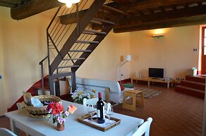 Apartment With Wonderful View in the Crete Senesi