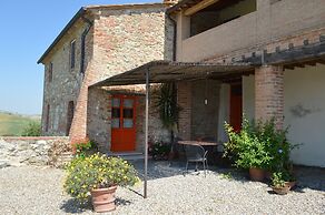 Apartment With Wonderful View in the Crete Senesi