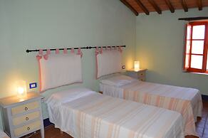 Apartment With Wonderful View in the Crete Senesi