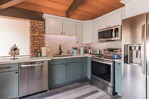 Glass House Elk Rim Pine