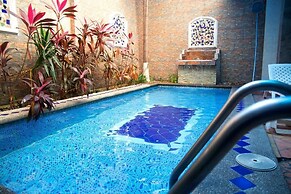 Tropical Inn