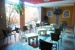 Tropical Inn