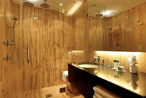 EUROBUILDING EXPRESS MAIQUETIA