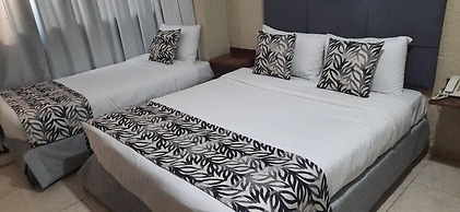 HOTEL MIRAMAR SUITES