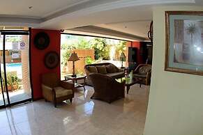 HOTEL MIRAMAR SUITES